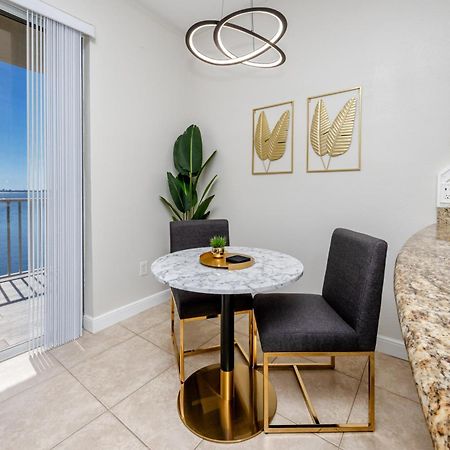 Elegant Waterfront Place For Two/Boca Ciega Resort Saint Petersburg Eksteriør billede