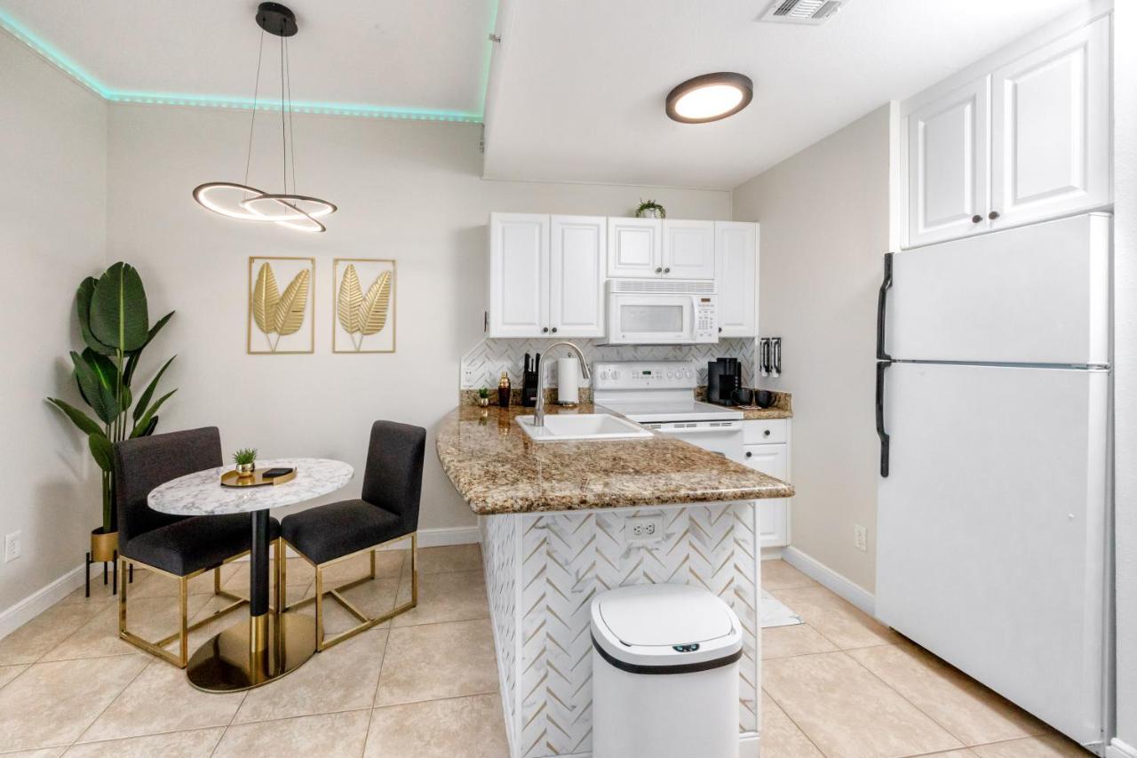 Elegant Waterfront Place For Two/Boca Ciega Resort Saint Petersburg Eksteriør billede