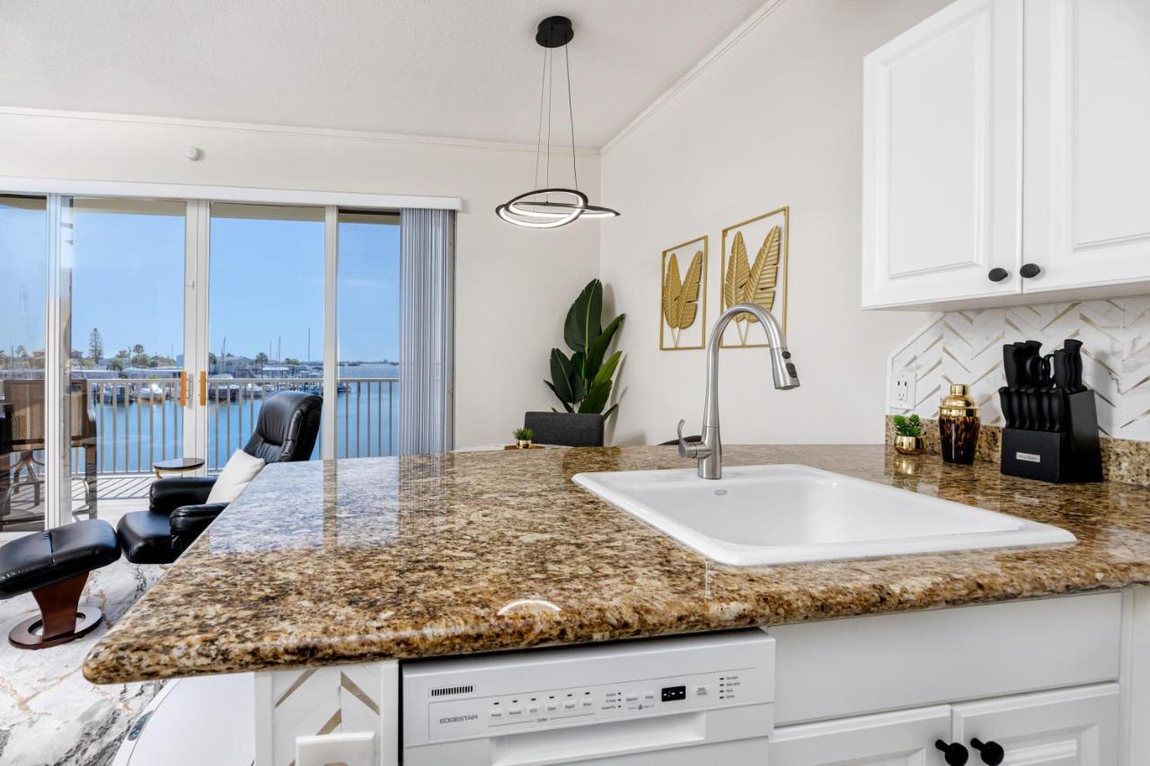 Elegant Waterfront Place For Two/Boca Ciega Resort Saint Petersburg Eksteriør billede