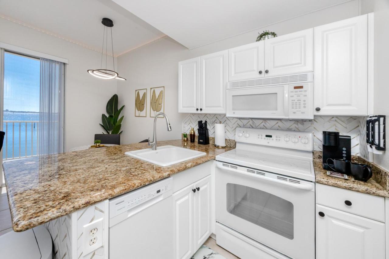 Elegant Waterfront Place For Two/Boca Ciega Resort Saint Petersburg Eksteriør billede