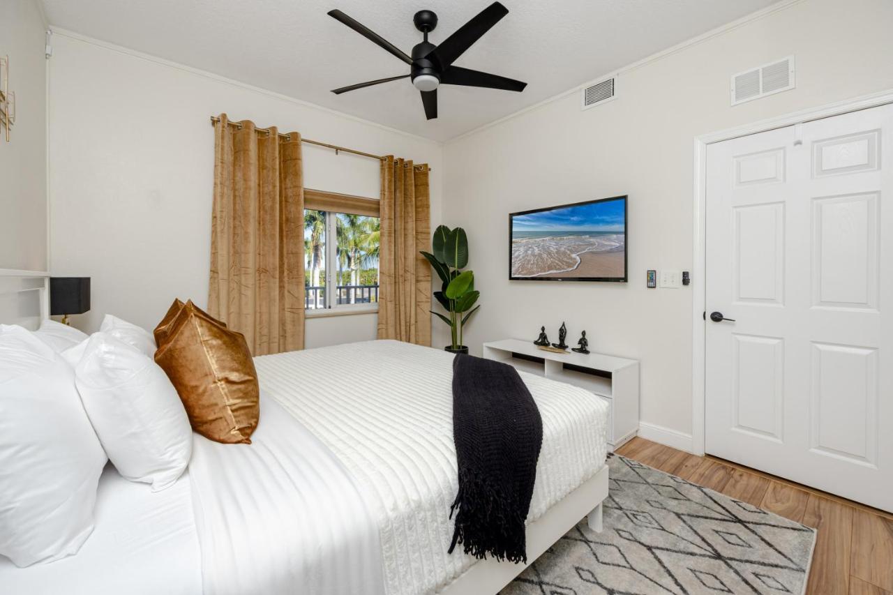 Elegant Waterfront Place For Two/Boca Ciega Resort Saint Petersburg Eksteriør billede