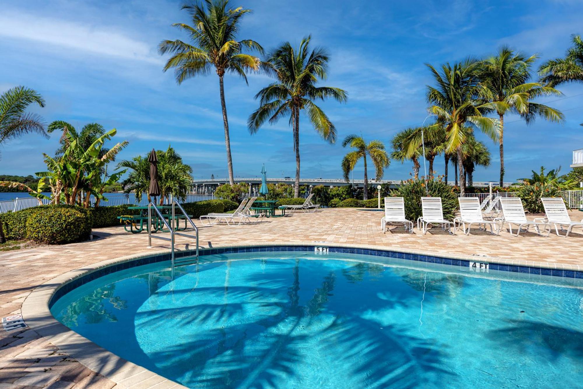 Elegant Waterfront Place For Two/Boca Ciega Resort Saint Petersburg Eksteriør billede